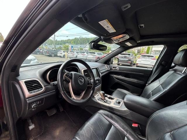 Photo of 2017 Diamond Black Jeep Grand Cherokee