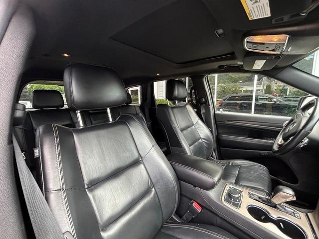 Photo of 2017 Diamond Black Jeep Grand Cherokee