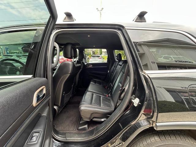 Photo of 2017 Diamond Black Jeep Grand Cherokee