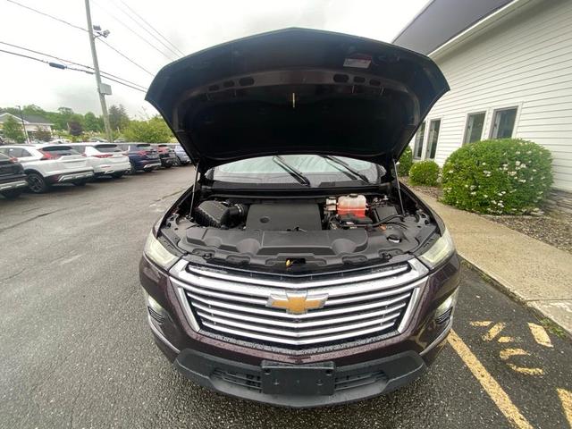 Photo of 2022 Black Cherry Metallic Chevrolet Traverse