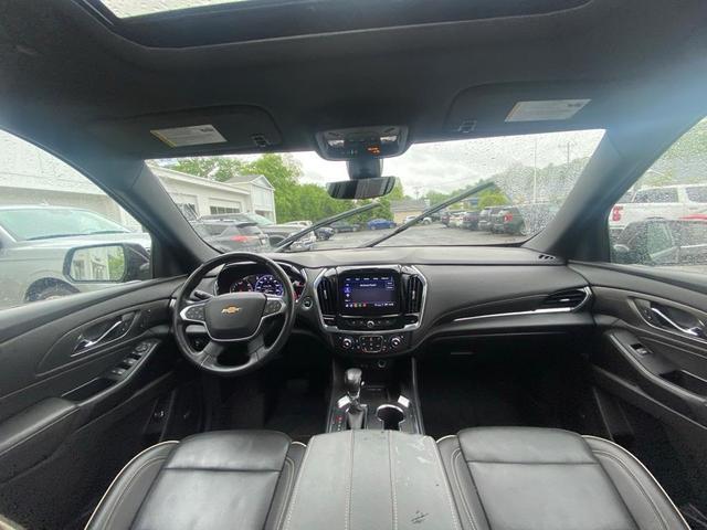 Photo of 2022 Black Cherry Metallic Chevrolet Traverse