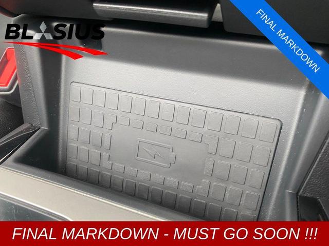 Photo of 2022 Star White Ford Explorer