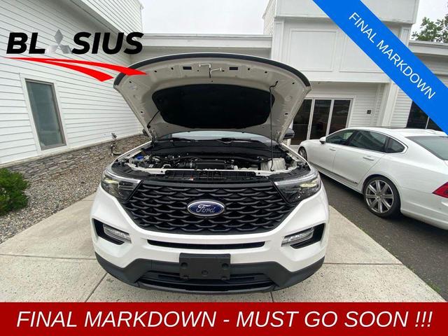 Photo of 2022 Star White Ford Explorer