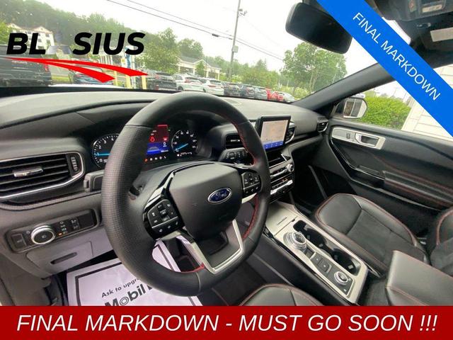 Photo of 2022 Star White Ford Explorer