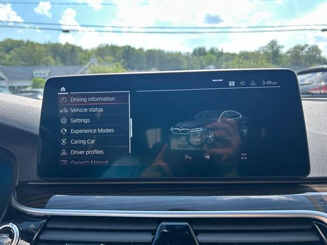 Photo of 2022 Black Sapphire Metallic BMW 540