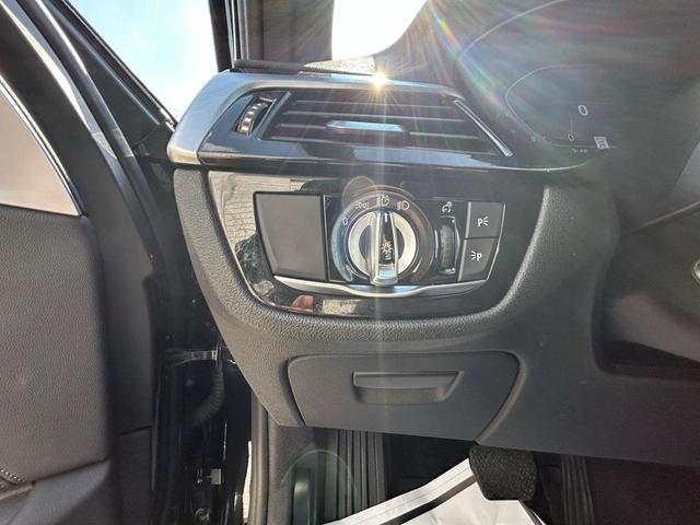 Photo of 2022 Black Sapphire Metallic BMW 540