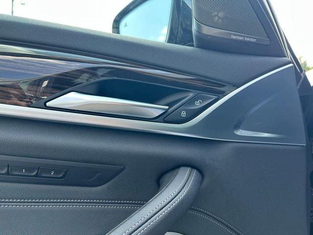 Photo of 2022 Black Sapphire Metallic BMW 540