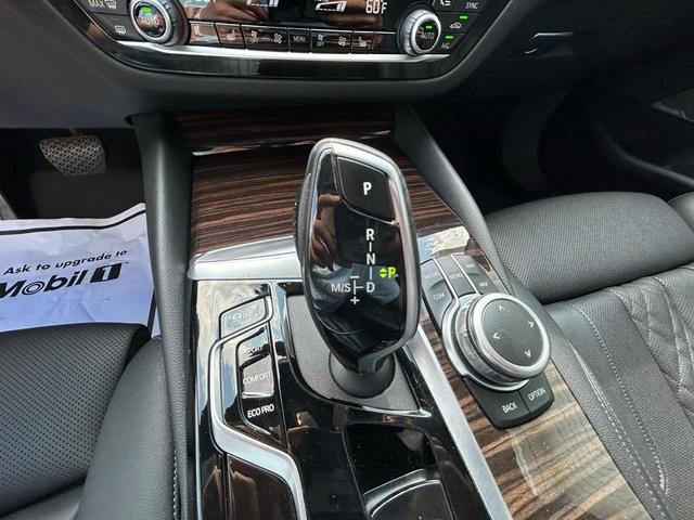 Photo of 2022 Black Sapphire Metallic BMW 540