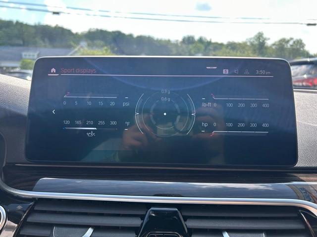 Photo of 2022 Black Sapphire Metallic BMW 540