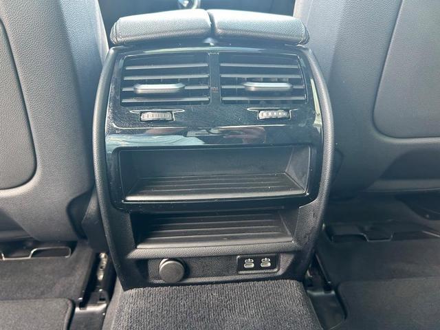 Photo of 2022 Black Sapphire Metallic BMW 540