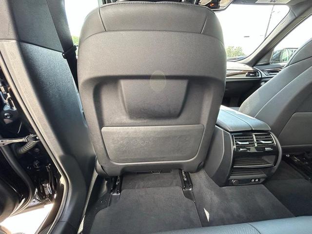Photo of 2022 Black Sapphire Metallic BMW 540