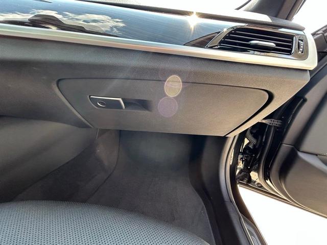 Photo of 2022 Black Sapphire Metallic BMW 540
