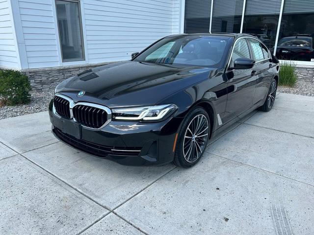 Photo of 2022 Black Sapphire Metallic BMW 540