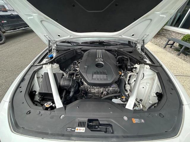 Photo of 2022 White Genesis G70