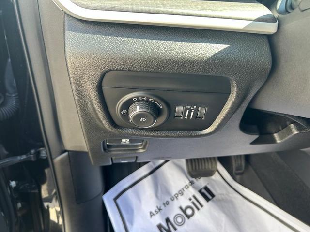 Photo of 2023 Diamond Black Jeep Grand Cherokee L