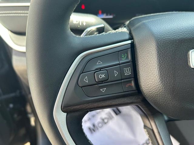 Photo of 2023 Diamond Black Jeep Grand Cherokee L