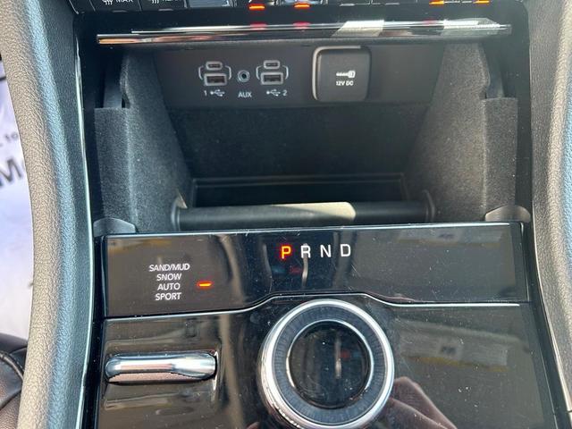 Photo of 2023 Diamond Black Jeep Grand Cherokee L