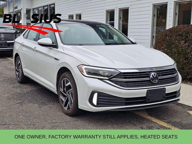 Photo of 2024 Opal White Pearl Effect Volkswagen Jetta