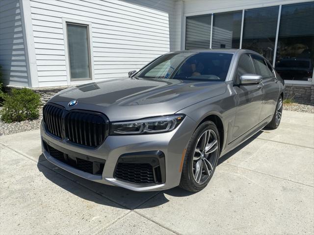 2022 BMW 750