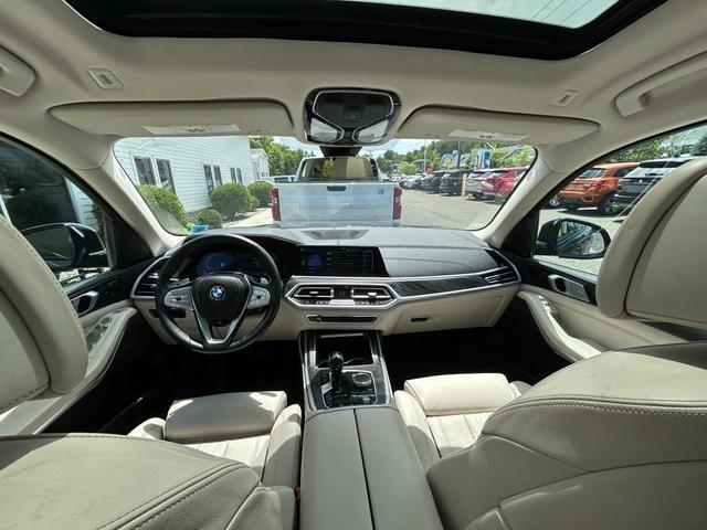 Photo of 2022 Arctic Gray Metallic BMW X7