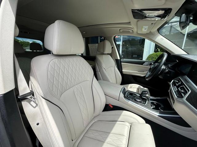 Photo of 2022 Arctic Gray Metallic BMW X7