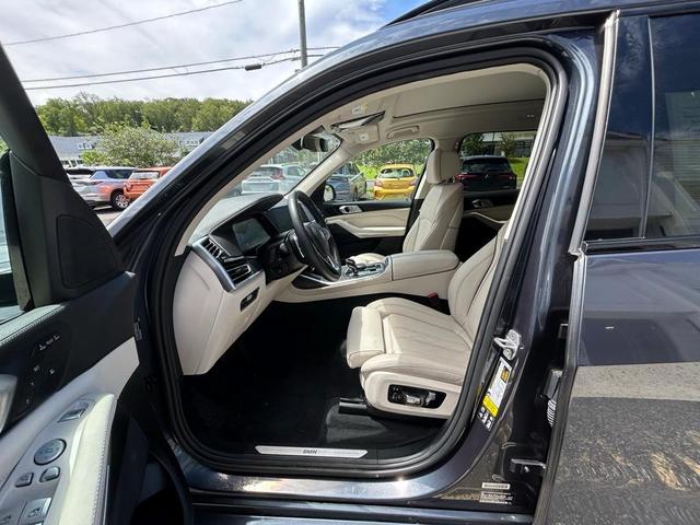 Photo of 2022 Arctic Gray Metallic BMW X7