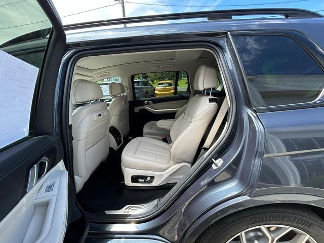 Photo of 2022 Arctic Gray Metallic BMW X7