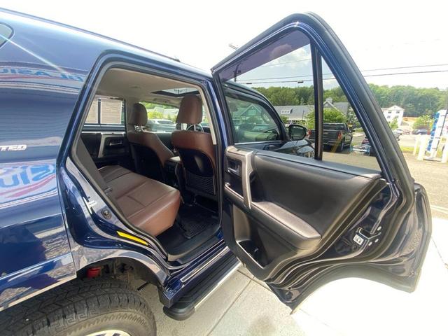 Photo of 2020 Blue Toyota 4Runner