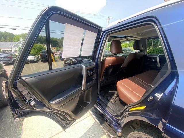 Photo of 2020 Blue Toyota 4Runner