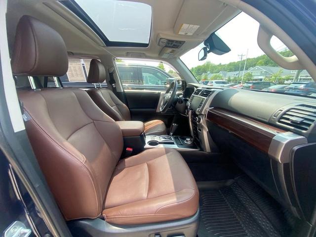 Photo of 2020 Blue Toyota 4Runner