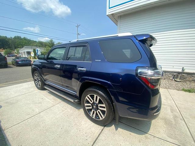 Photo of 2020 Blue Toyota 4Runner