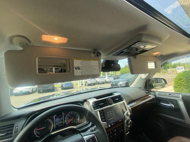 Photo of 2020 Blue Toyota 4Runner