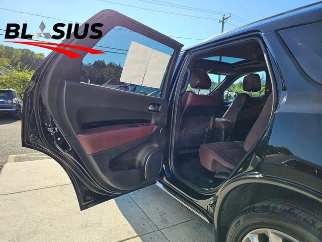 Photo of 2023 DB Black Crystal Clearcoat Dodge Durango