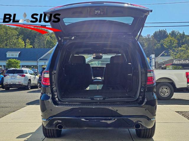 Photo of 2023 DB Black Crystal Clearcoat Dodge Durango