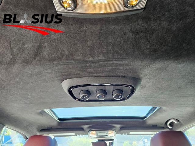 Photo of 2023 DB Black Crystal Clearcoat Dodge Durango