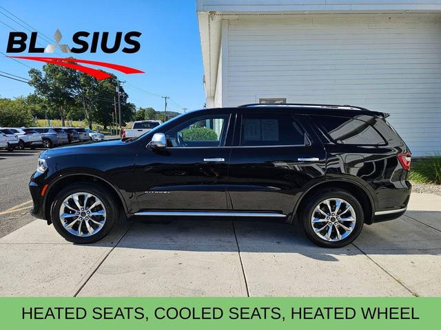 Photo of 2023 DB Black Crystal Clearcoat Dodge Durango