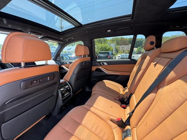Photo of 2022 Tanzanite Blue II Metallic BMW X7