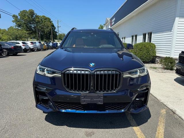 Photo of 2022 Tanzanite Blue II Metallic BMW X7