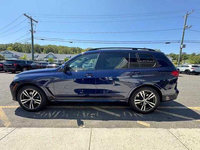 Photo of 2022 Tanzanite Blue II Metallic BMW X7