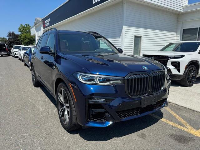 Photo of 2022 Tanzanite Blue II Metallic BMW X7