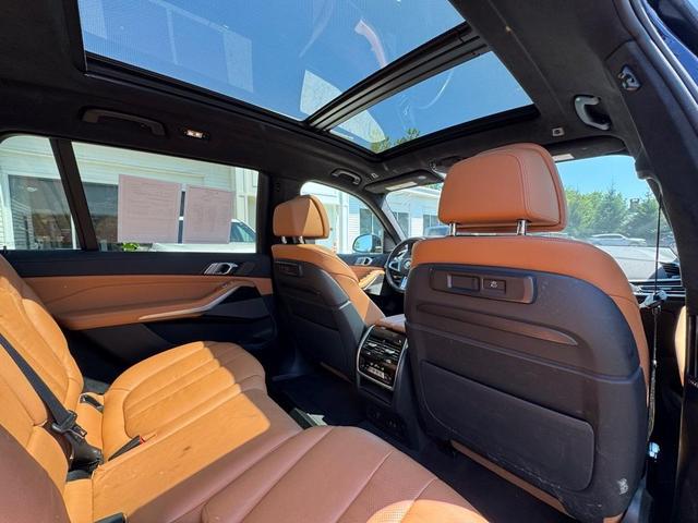 Photo of 2022 Tanzanite Blue II Metallic BMW X7