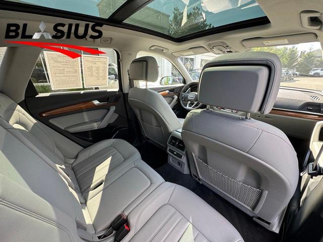 Photo of 2022 Mythos Black Metallic Audi Q5