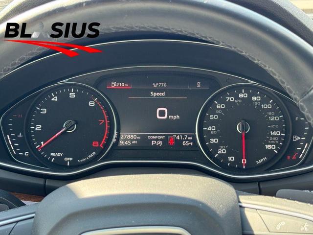 Photo of 2022 Mythos Black Metallic Audi Q5