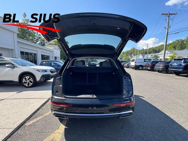 Photo of 2022 Mythos Black Metallic Audi Q5