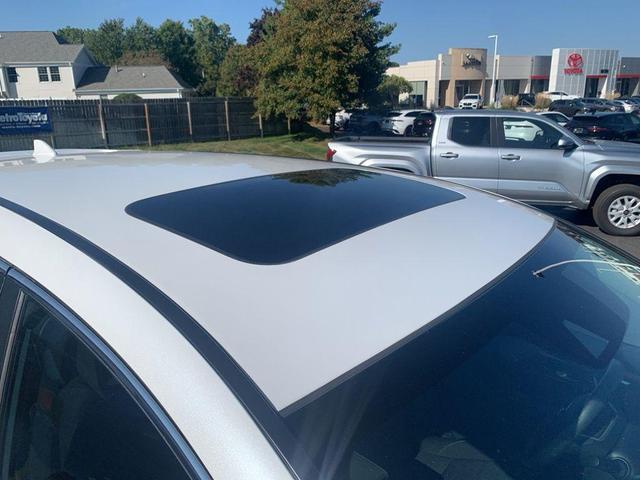 Photo of 2022 Platinum White Pearl Honda CR-V