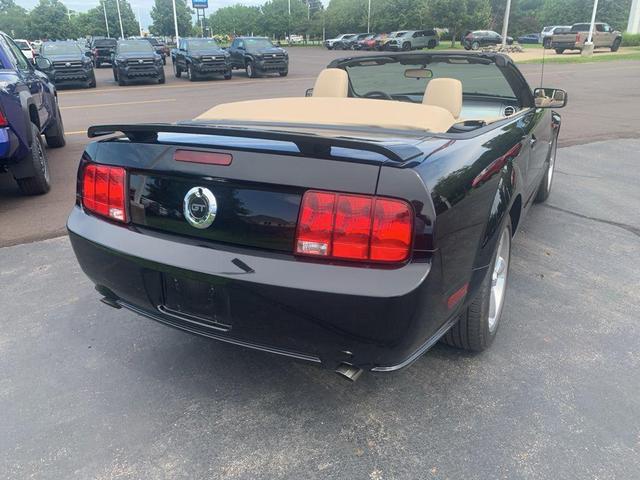 Photo of 2006 Black Clearcoat Ford Mustang