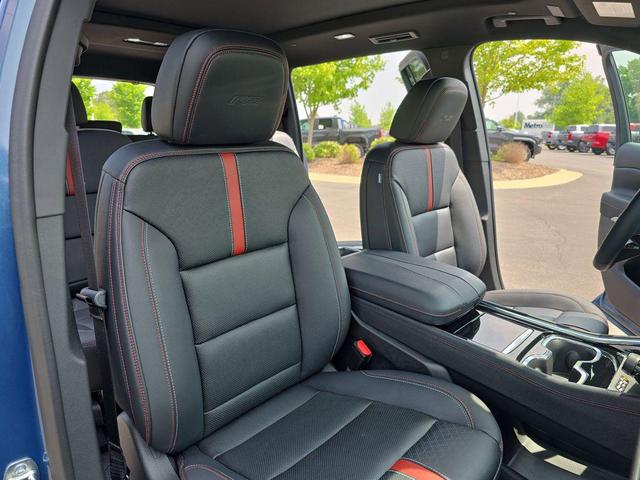 Photo of 2024 Lakeshore Blue Metallic Chevrolet Traverse