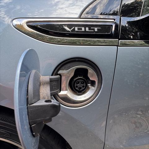 Photo of 2013 Blue Topaz Metallic Chevrolet Volt
