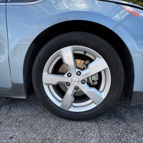 Photo of 2013 Blue Topaz Metallic Chevrolet Volt