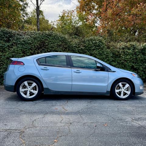 Photo of 2013 Blue Topaz Metallic Chevrolet Volt
